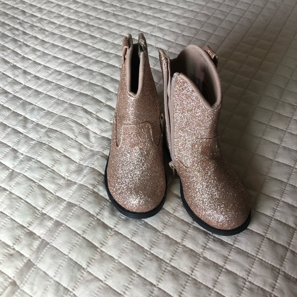 Shoes for gril size  7